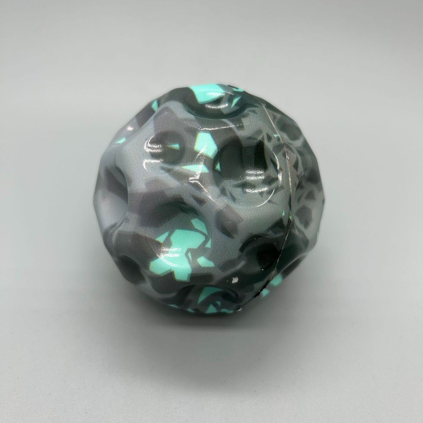 Super Bouncy Moon Ball – ¡La pelota que desafía la gravedad!