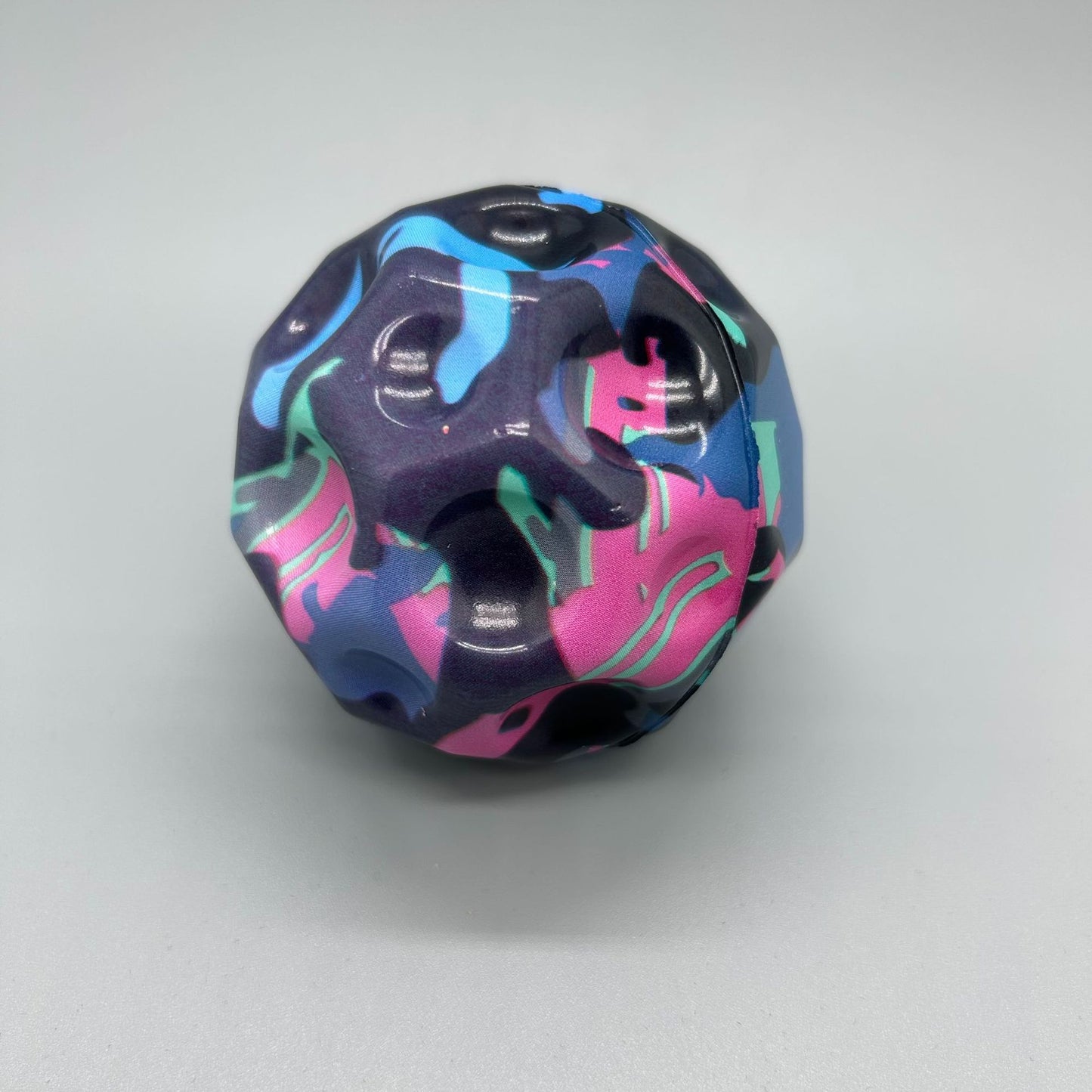 Super Bouncy Moon Ball – ¡La pelota que desafía la gravedad!