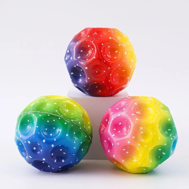 Super Bouncy Moon Ball – ¡La pelota que desafía la gravedad!